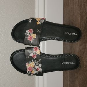 VOLCOM sandals